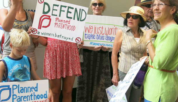 Illiterate Anti-Choice Conservatives Accidentally Protest To “Defend Planned Parenthood”